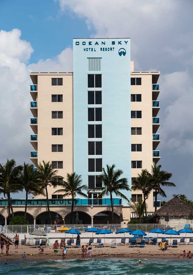 exterior view of our fort lauderdale hotel